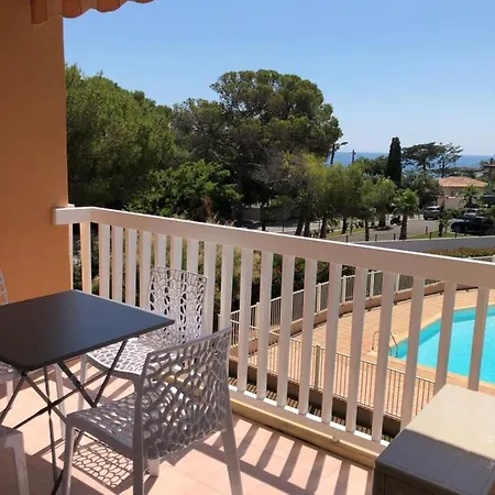 Apartment Newly Renovated Aircond-Wifi-Pool-Sea View-150M To Beaches- Saint Aygulf Exterior photo