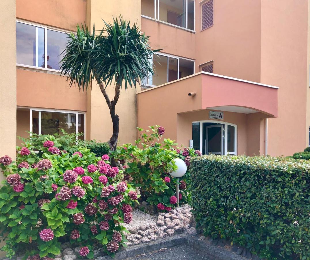 Newly Renovated Aircond-wifi-pool-sea View-150m To Beaches- Appartement Saint Aygulf