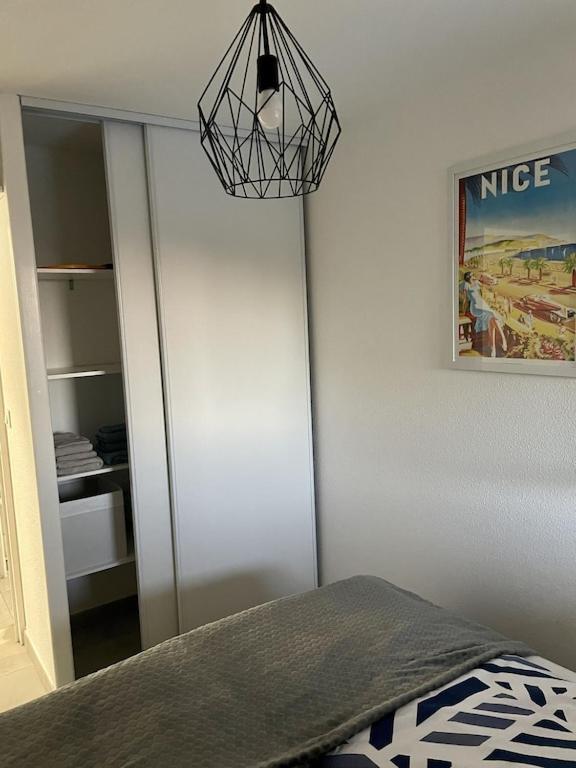 Apartment Newly Renovated Aircond-wifi-pool-sea View-150m To Beaches-